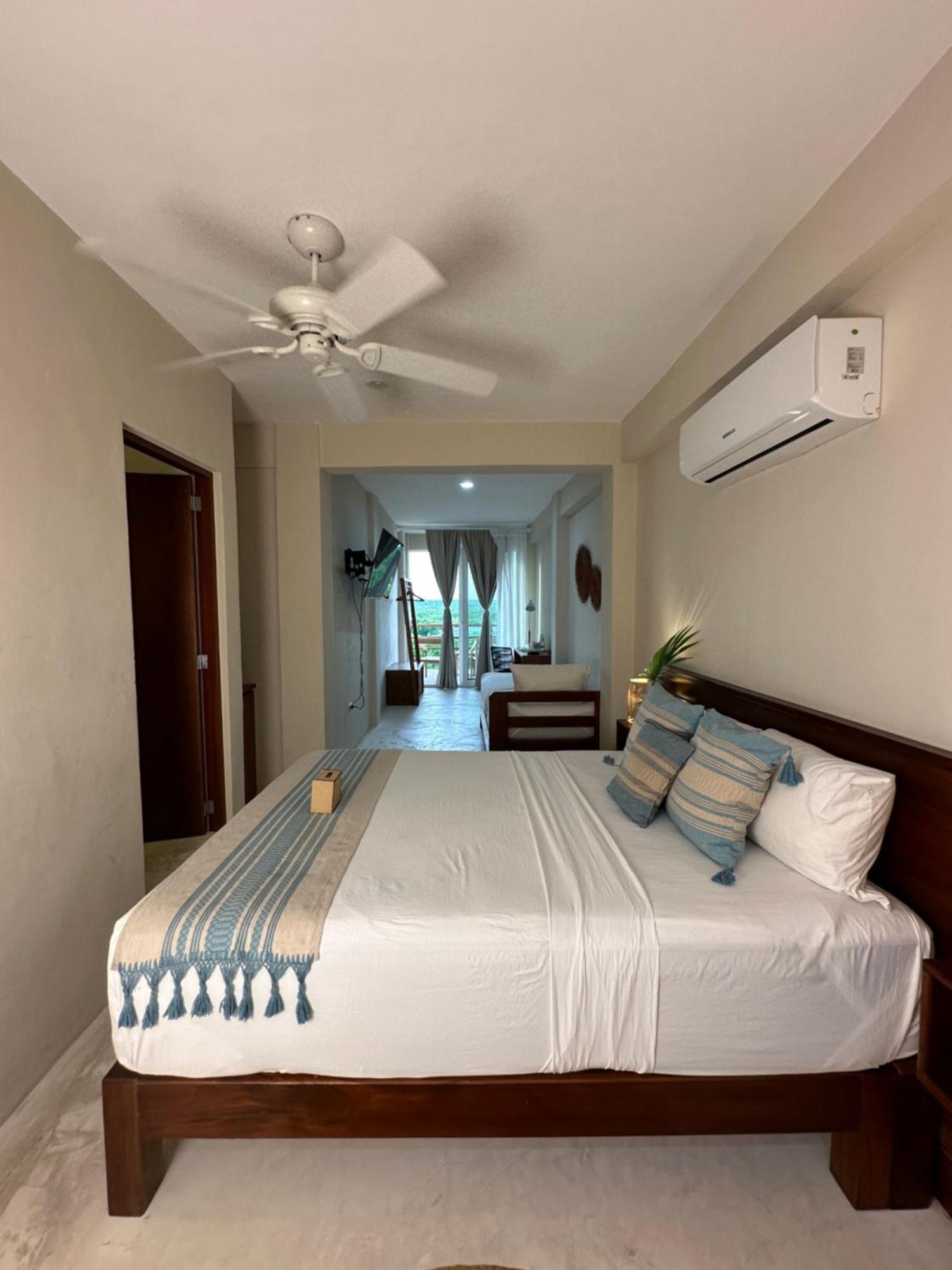 Noah Beach Hotel & Suites Mahahual Exterior foto